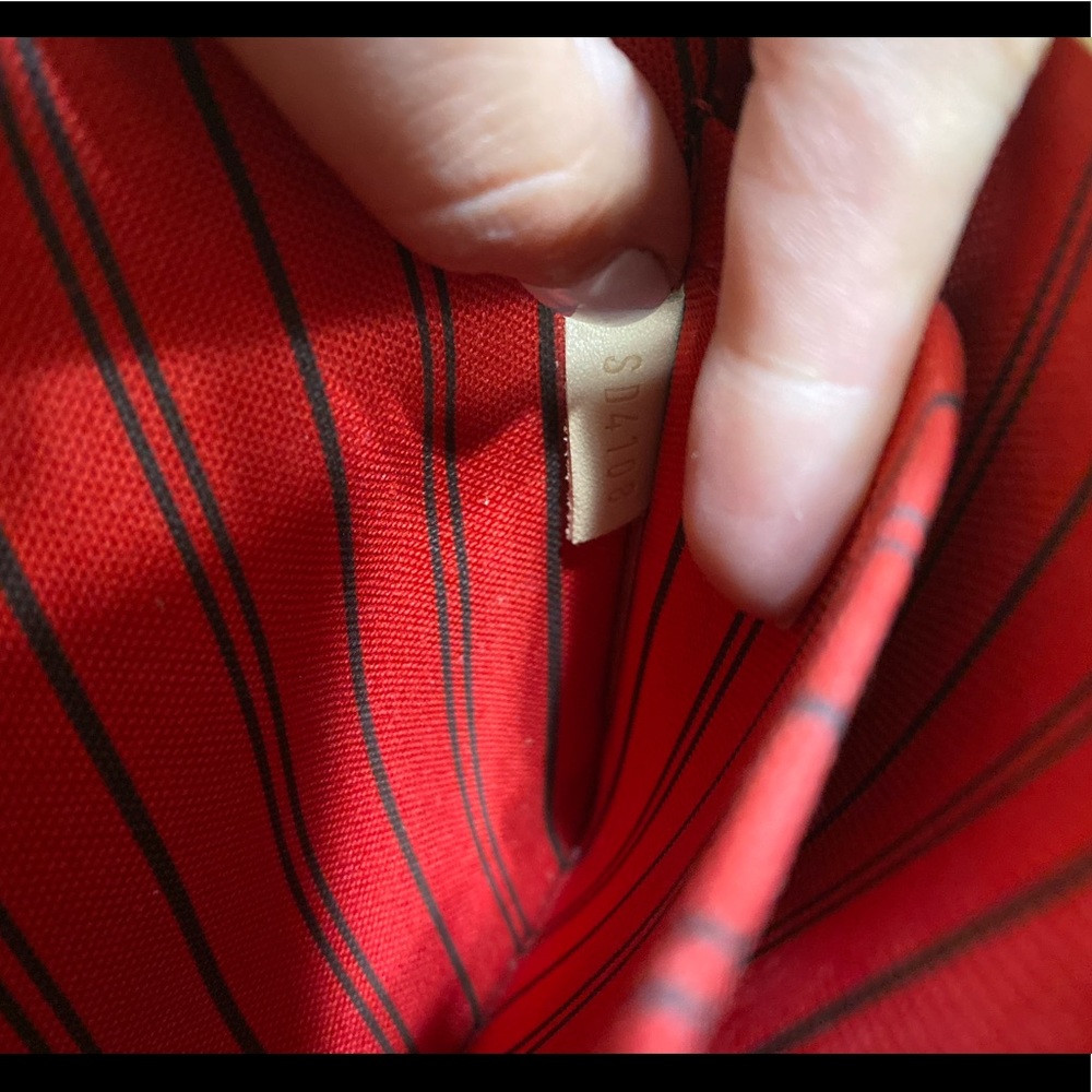 Louis Vuitton Monogram Neverfull Pochette - Picture 7 of 7